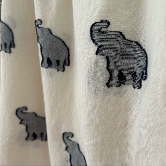 Crown & Ivy - Elephant Print Blouse - Soft 100% Cotton - Women’s Size M - Picture 4 of 11